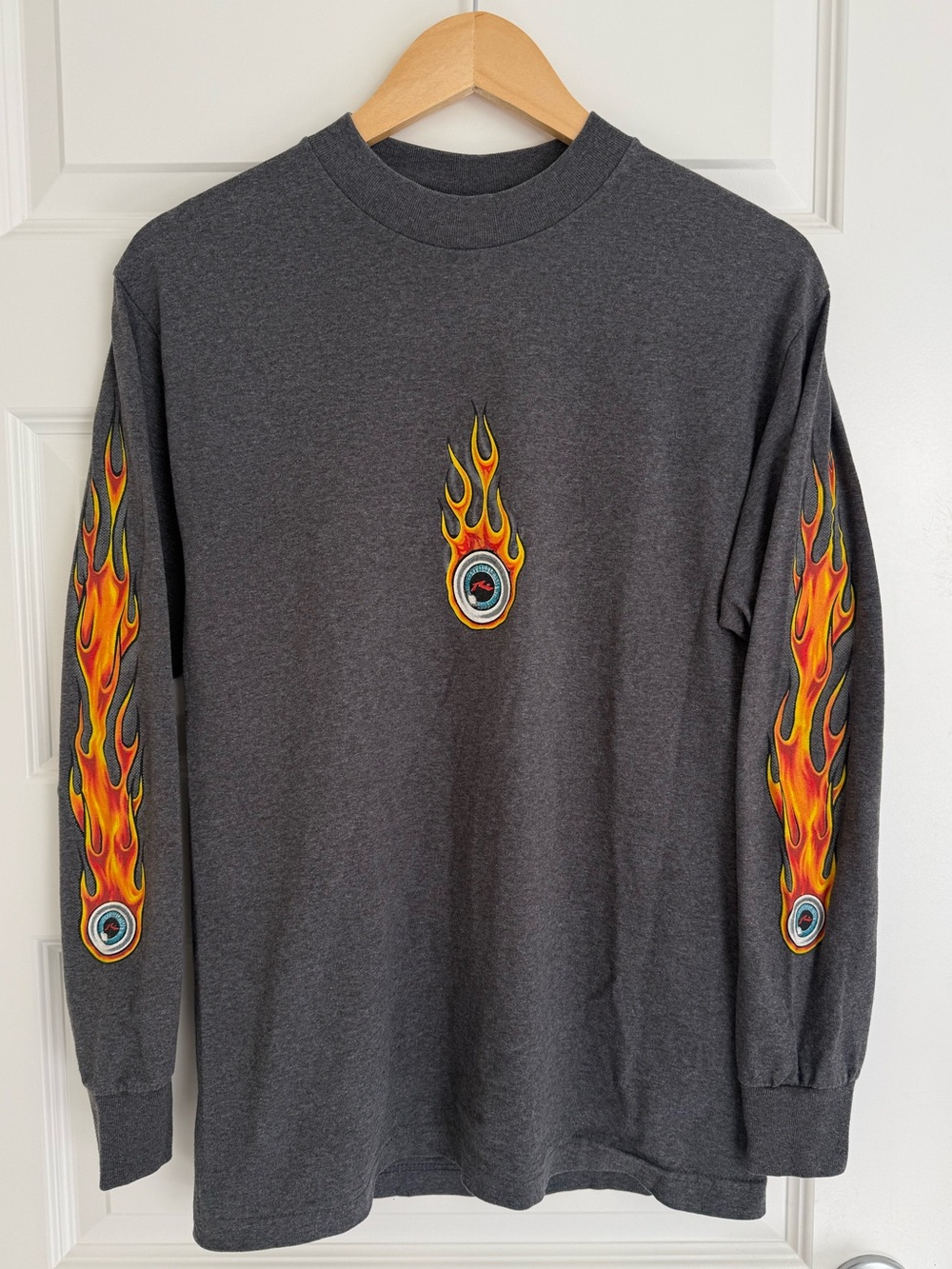 Vintage Rusty Surf Shirt Men Small Gray 90s Long Sleeve Eyeball Flames Skate Y2K